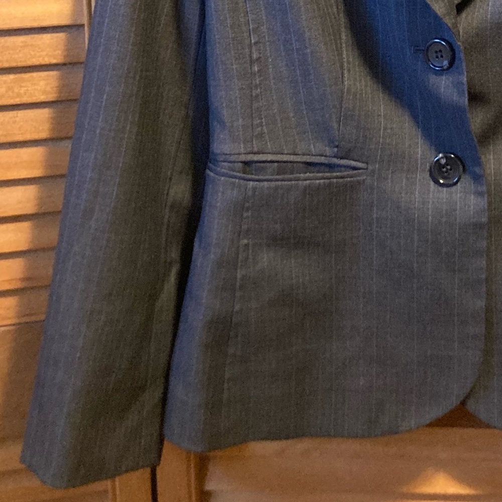 Ann Taylor Grey & Blue Pinstriped Blazer - Picture 10 of 16